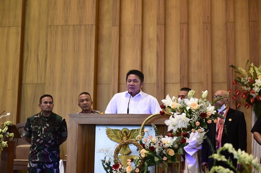 Herman Deru Beri Jaminan  Keamanan  Bagi Jemaat Misa Natal 2022 