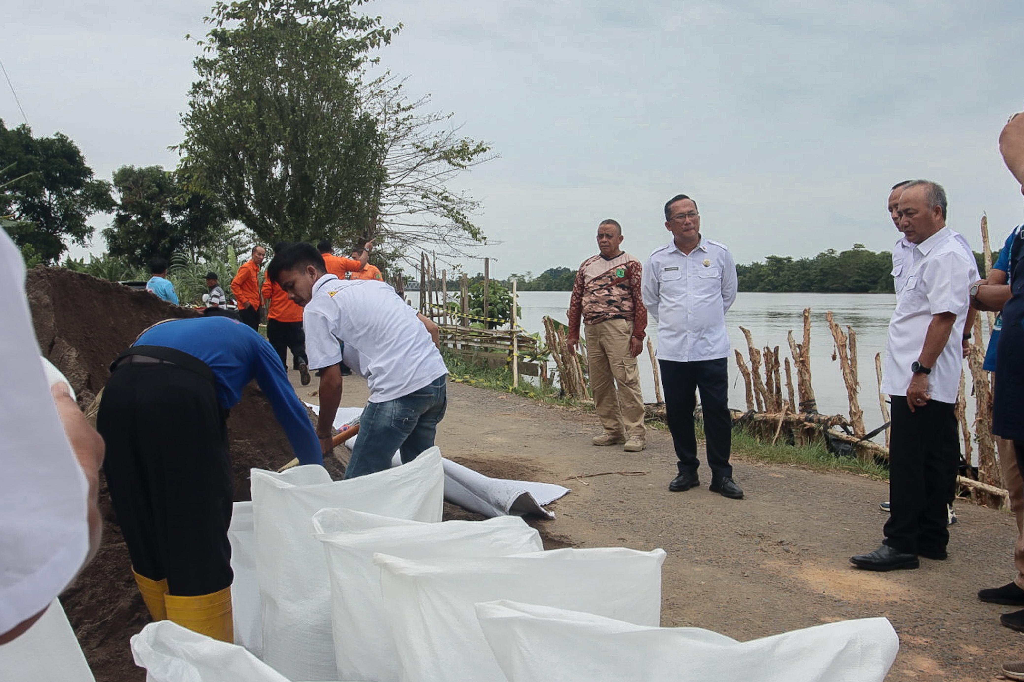 Banjir Tak Surutkan Semangat, Pemkab Muba Siapkan Tempat Pengungsian untuk Warga Terdampak! 