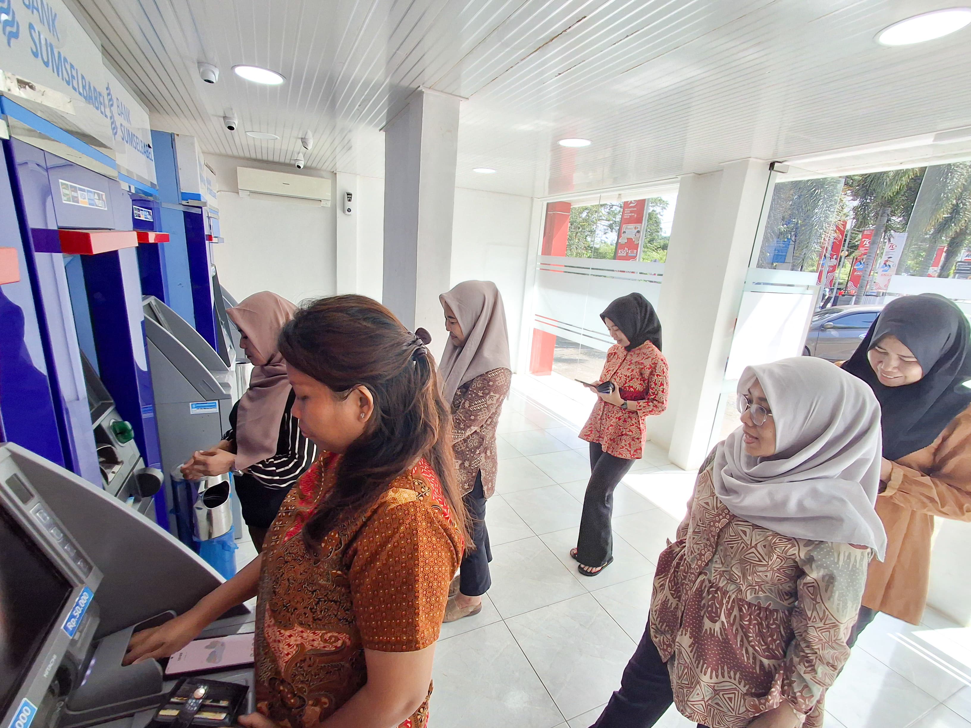 Gaji Januari 2025 Cair, Tenaga Honorer di Muba Sumringah dan Serbu ATM, Begini Kabar Gaji ASN P3K dan TPP ASN