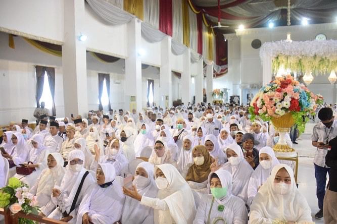 Herman Deru Titip Pesan Pada  Jemaah Umroh, Panjatkan Doa Terbaik Untuk  Sumsel