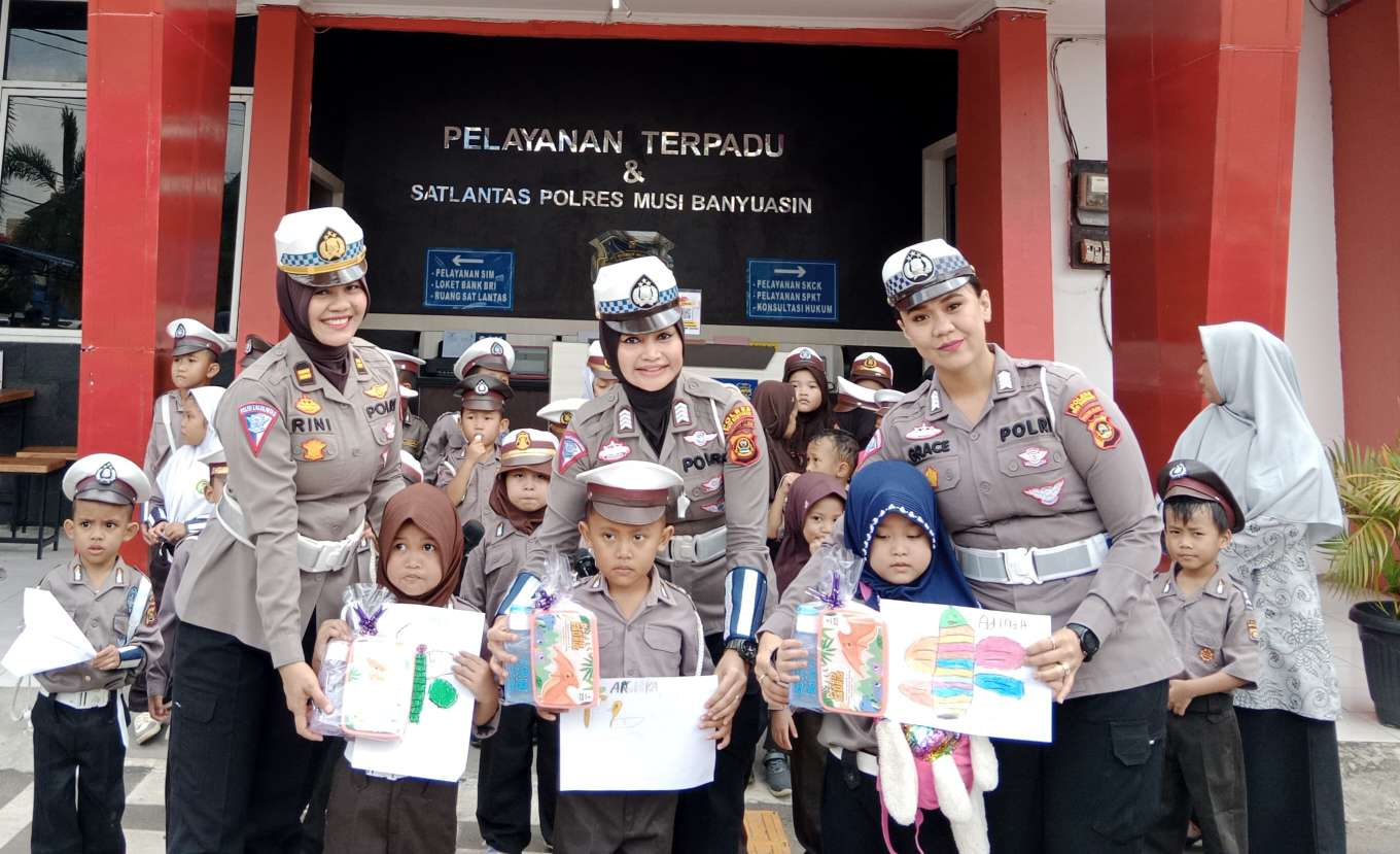 Dekatkan Dengan Masyarakat, Satlantas Polres Muba Gelar Polisi Sahat Anak