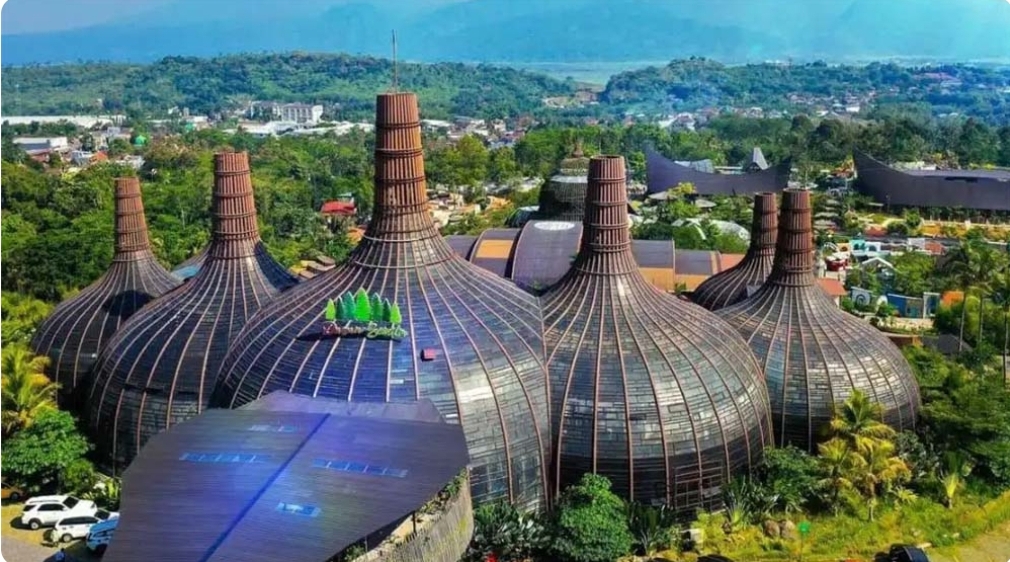 Dusun Semilir Eco Park, Surga Instagramable di Semarang dengan Nuansa Jawa