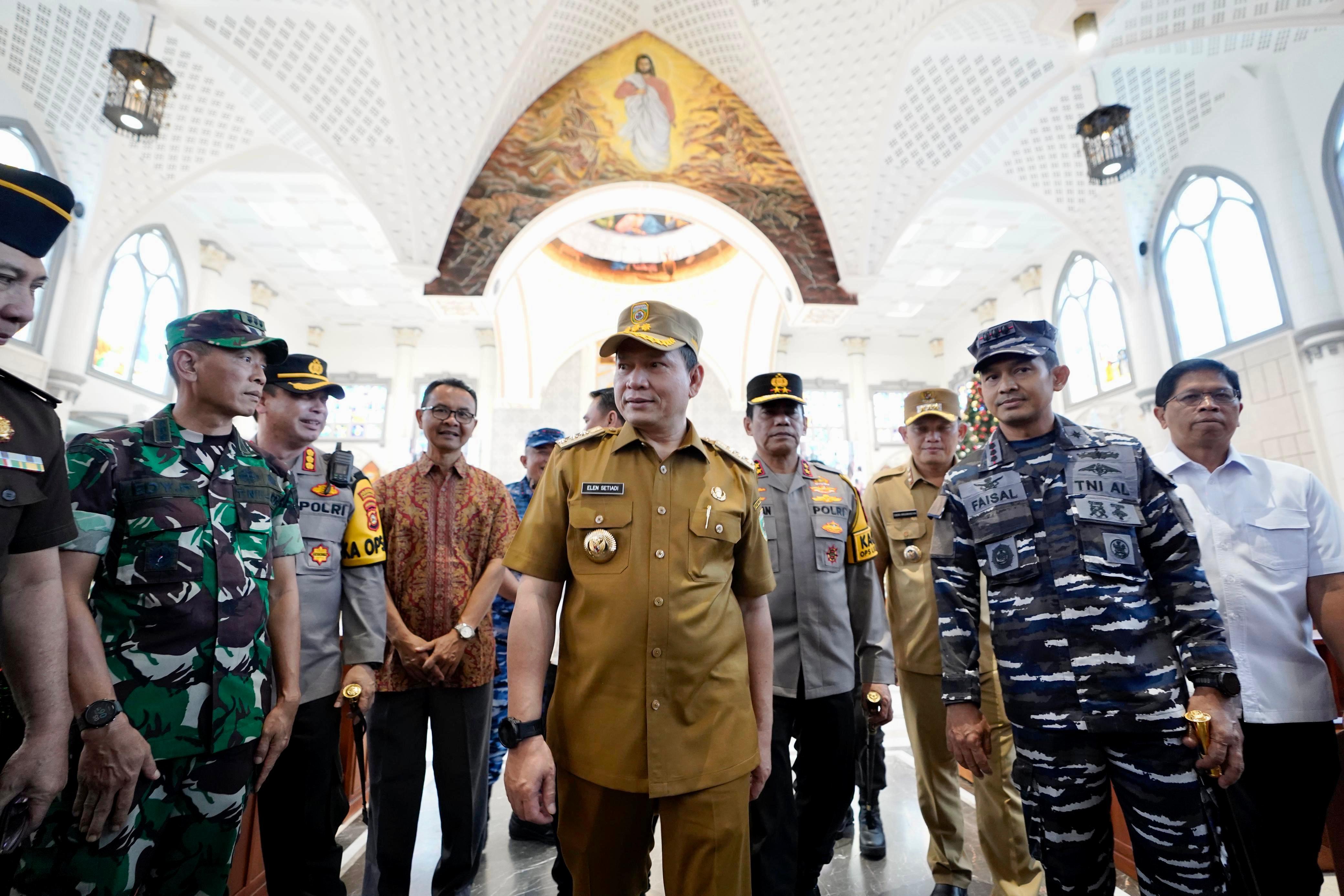 Pj Gubernur Elen Setiadi Bersama Forkopimda Cek Pos Pam Lilin Musi dan Pantau Gereja Jelang Natal 2024 