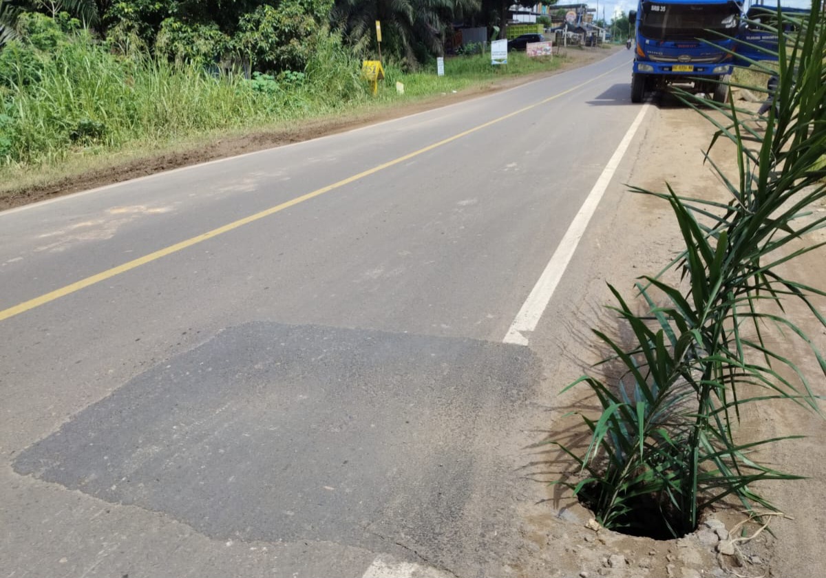 Sudah Pernah Sebabkan Kecelakaan, Warga Sungai Lilin Jaya Berharap Gorong-Gorong Pecah di Jalintim Diperbaiki