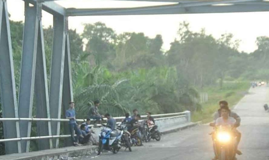 Inilah Salah Satu Lokasi Ngabuburit di Sanga Desa, Setiap Sore Selalu Ramai