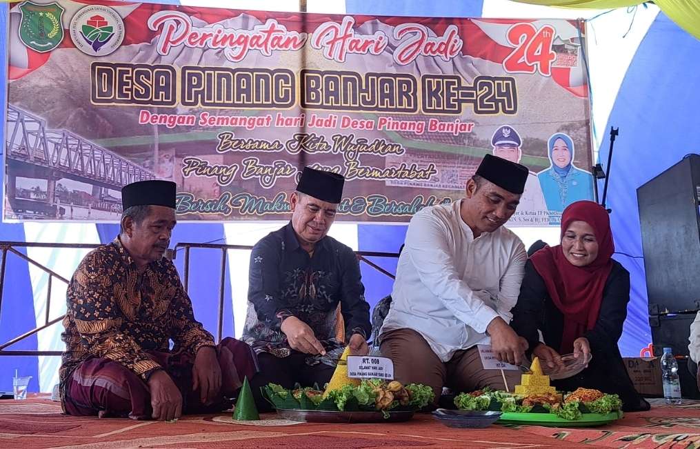 Meriahnya Peringatan HUT Ke-24 Desa Pinang Banjar, Potong Nasi Tumpeng Hingga Kesenian Tradisional