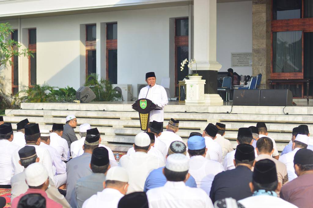 Gelar Salat Istisqo Berjamaah di Griya Agung, Ini Harapan Gubernur Herman Deru