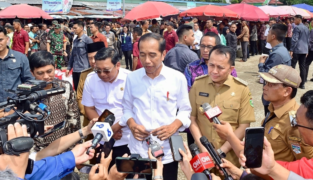 Pj Gubernur Sumsel Dampingi Presiden Jokowi Tinjau Pasar Lawang Agung Muratara 