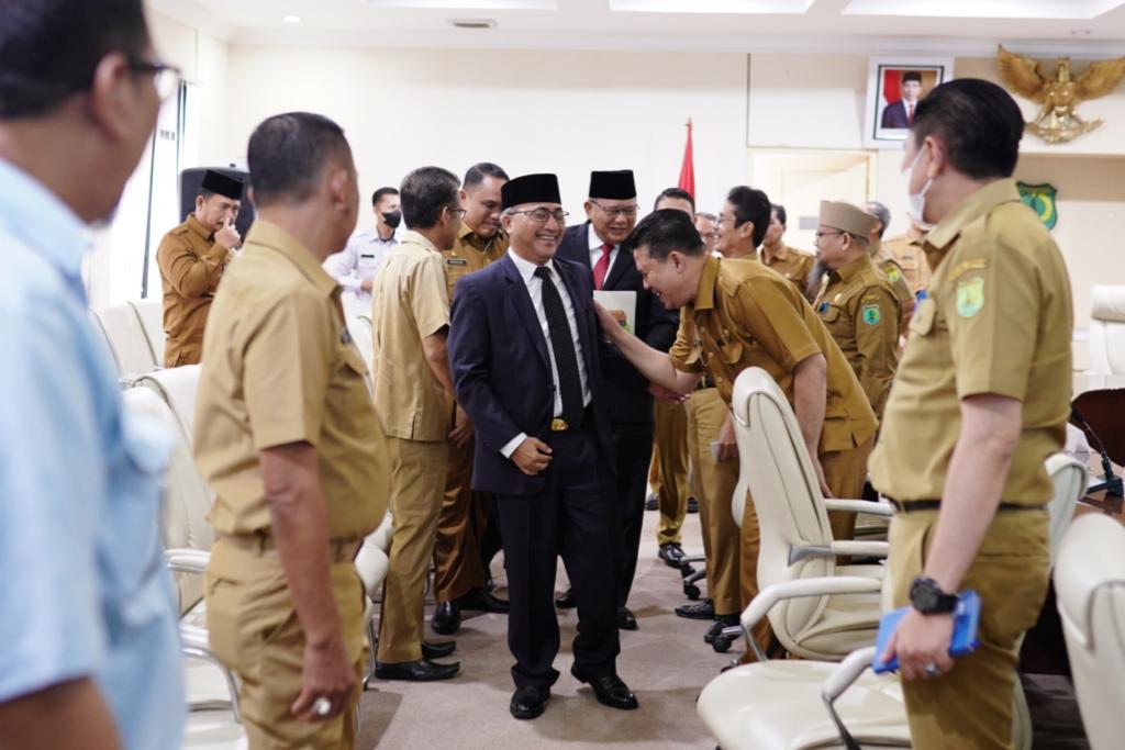 Hari Terakhir Masuk Kerja, Pj  Bupati Apriyadi Kumpulkan Pegawai. Ini Arahanya