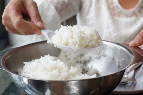 Benarkah Nasi Dingin Lebih Rendah Gula dan Aman Bagi Penderita Diabetes Dibandingkan Nasi Panas?