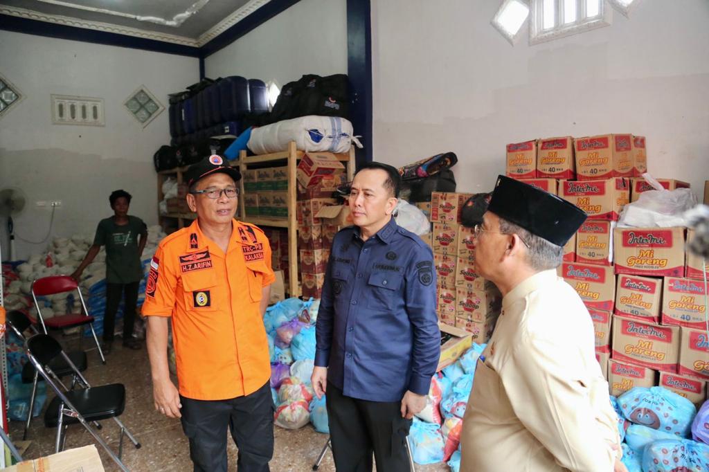 Pj Gubernur Agus Fatoni Tinjau Banjir di Muratara, Salurkan Bantuan dan Imbau Masyarakat Jaga Lingkungan