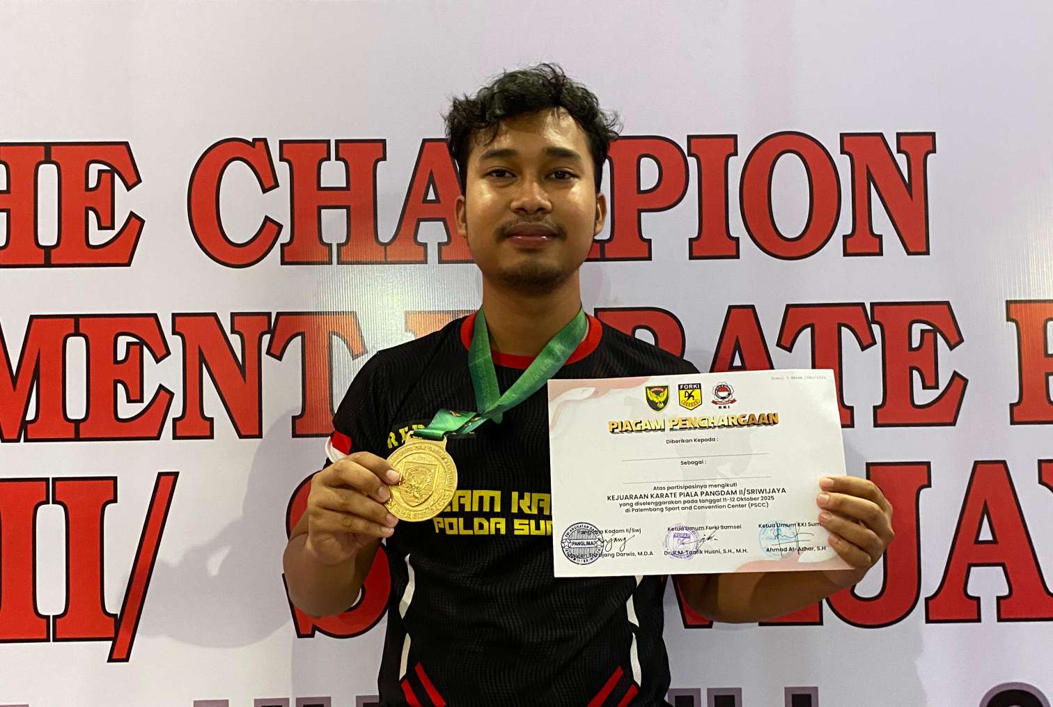 Bripda Andika Redha Harumkan Nama Polres Muba, Sabet Emas di Kejuaraan Karate Piala Pangdam II/Sriwijaya