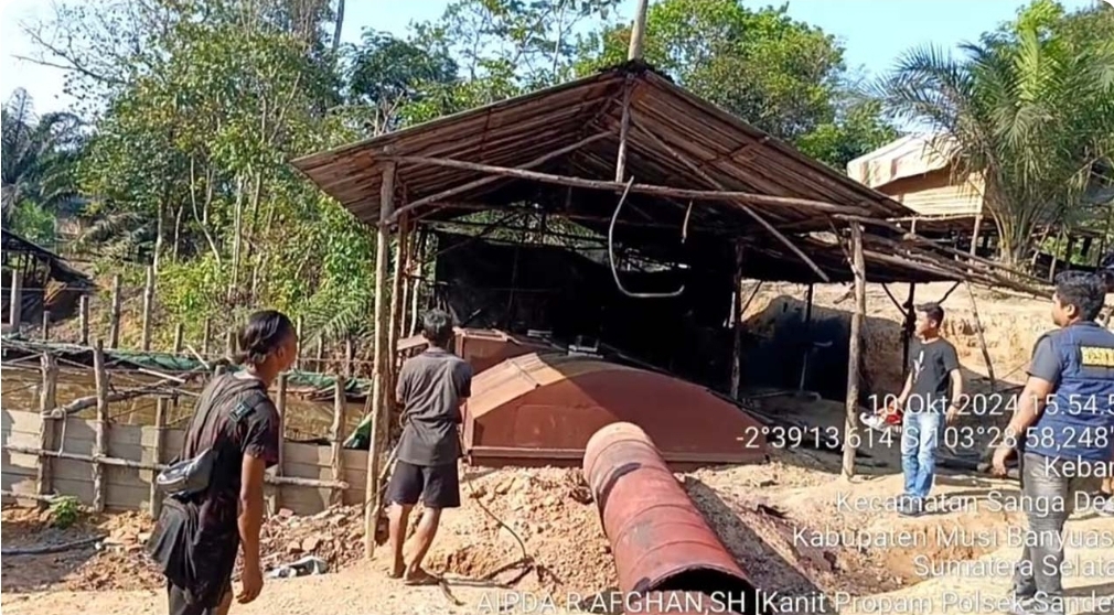 Lokasi Penyulingan Minyak di Sanga Desa Kembali Dibongkar