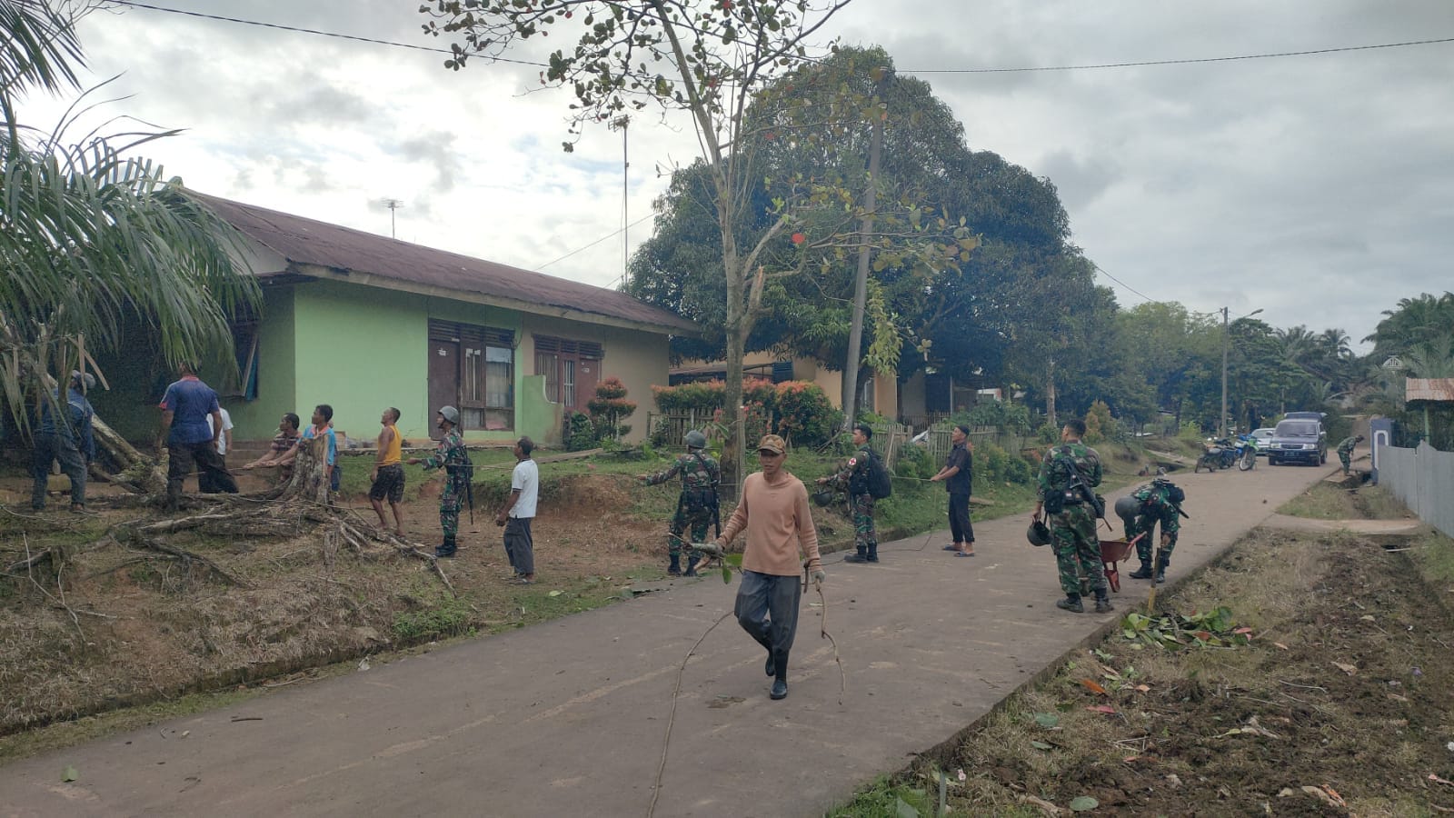 Kades Teluk Kecamatan Lais Galakan Gotong Royong