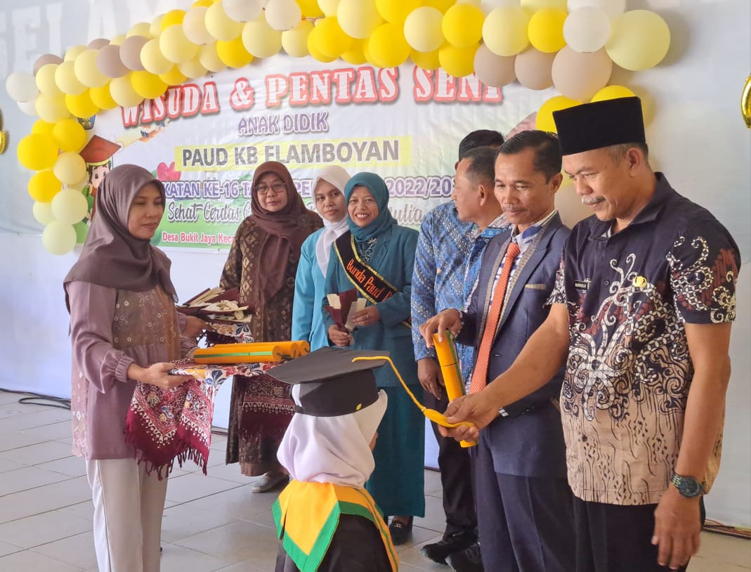 Paud KB Flamboyan Gelar Wisuda dan Pentas Seni, Ini Pesan Korwil Dikbud Sungai Lilin 