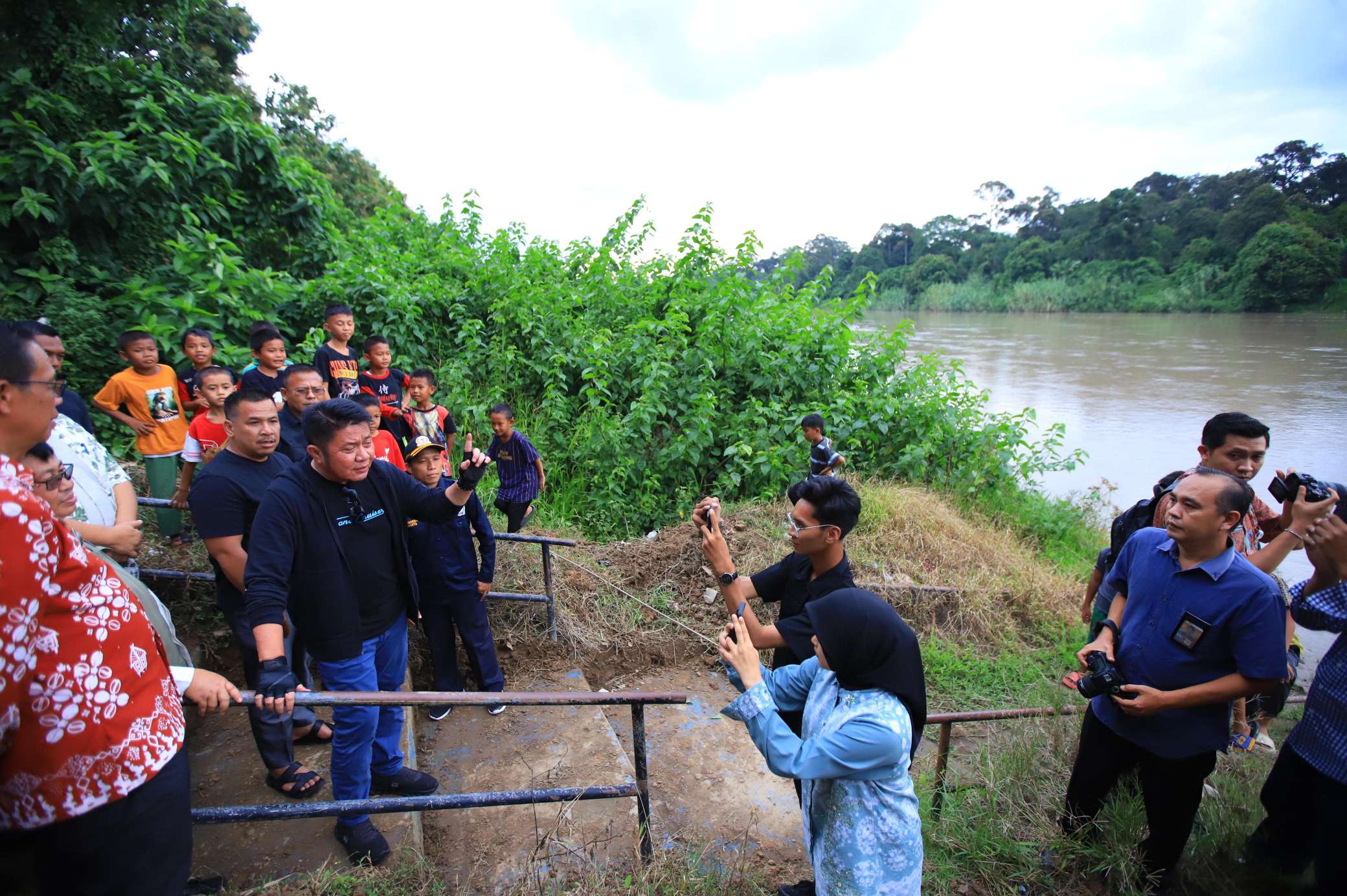 Gubernur Herman Deru Patroli Cek Daerah Rawan Bencana di Muara Enim, Warga Ujan Mas Dukung Langkah Antisipasi