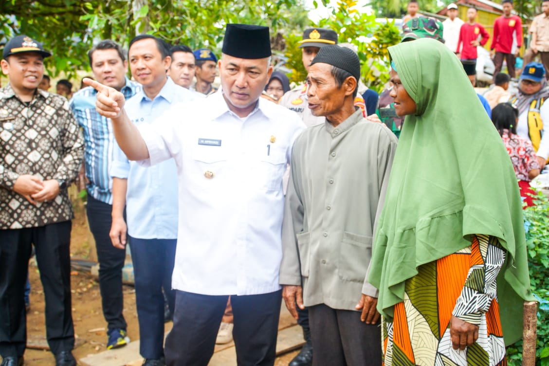 Entaskan Kemiskinan, Pj Bupati Apriyadi Bangun Rumah warga Kurang Mampu di Jirak Jaya