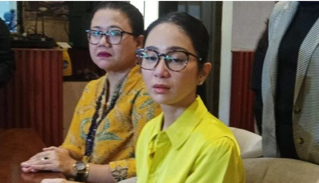 Bunga Zainal Tertipu Investasi Bodong Rp 15 Miliar, Begini Respons Suami