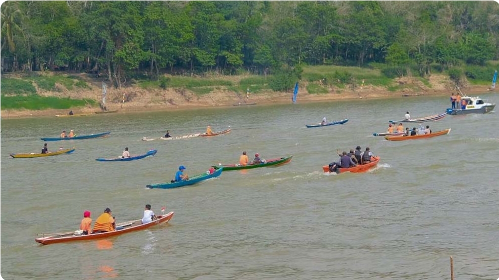 Puluhan Nelayan Adu Kecepatan Perahu Ketek di Lumpatan, Rebut Hadiah Jutaan Rupiah