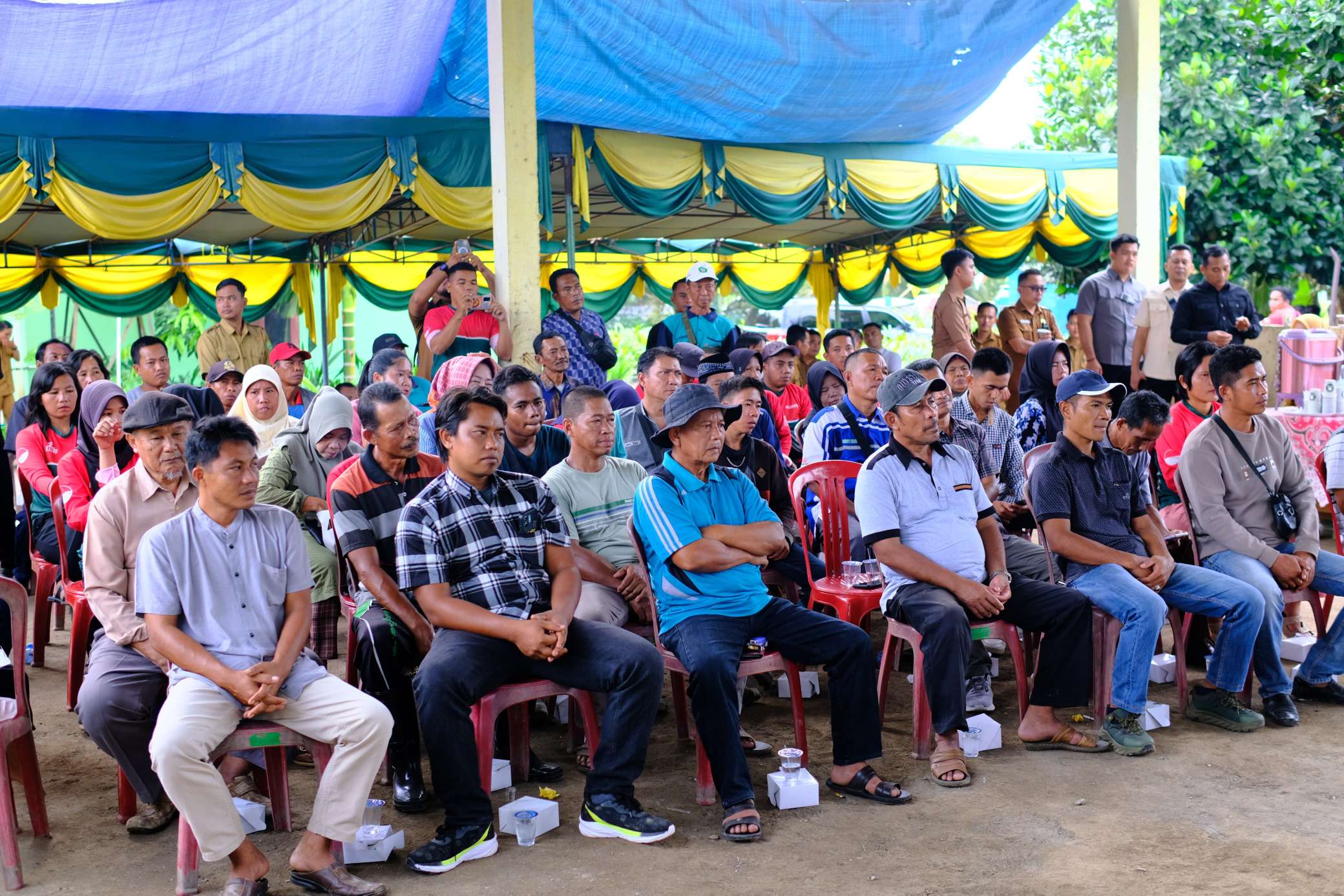 Bupati Muba Tinjau Kebun Pembibitan dan Beri Diskon 50 Persen Sewa Alat Berat