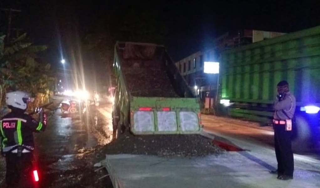 Arus Jalintim Segera Dibuka Dua Jalur, Titik Pengecoran KM 17 Ditimbun Batu Agregat
