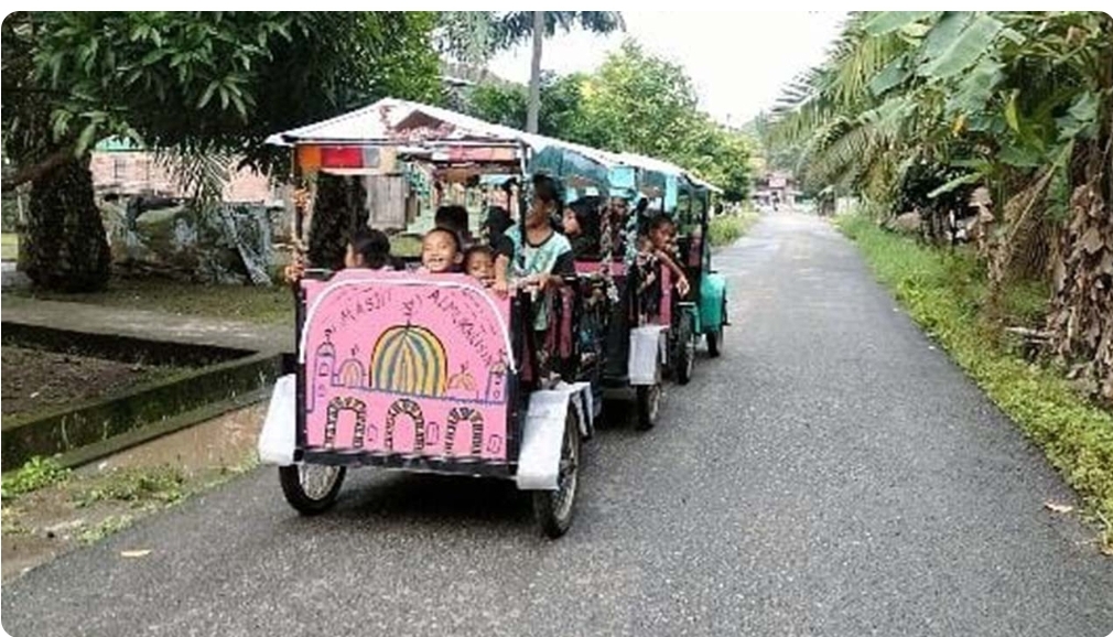 Odong-Odong, Hiburan Favorit Anak-Anak Sanga Desa di Sore Hari