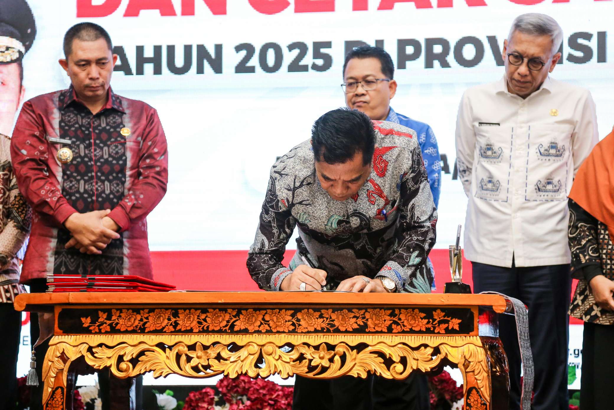 Pemkab Muba Siap Dukung Swasembada Pangan, Bupati Toha Tanda Tangani Kontrak SID Tahun 2025