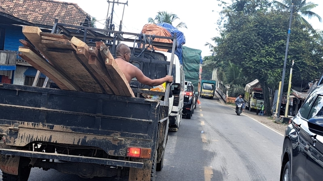 Perbaikan Hampir Rampung, Arus Lalu Lintas di Jembatan Peninggalan Masih Diterapkan Sistem Buka Tutup