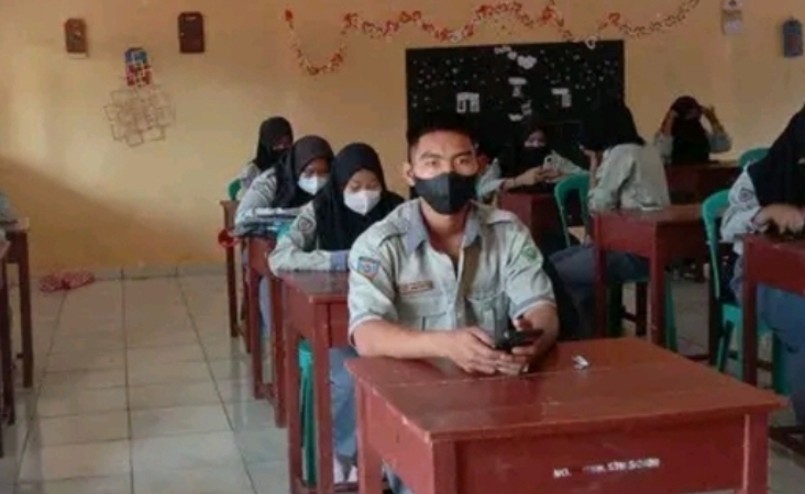 Kabut Asap Makin Pekat, Sekolah Sumsel Ini Minta Siswanya Pakai Masker Saat Belajar