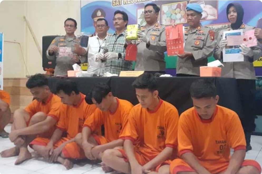 Pengkapan Mobil Komplotan Kurir Narkoba di Lubuk Linggau Berlangsung Dramatis, Polisi Temukan 1 Kg Sabu