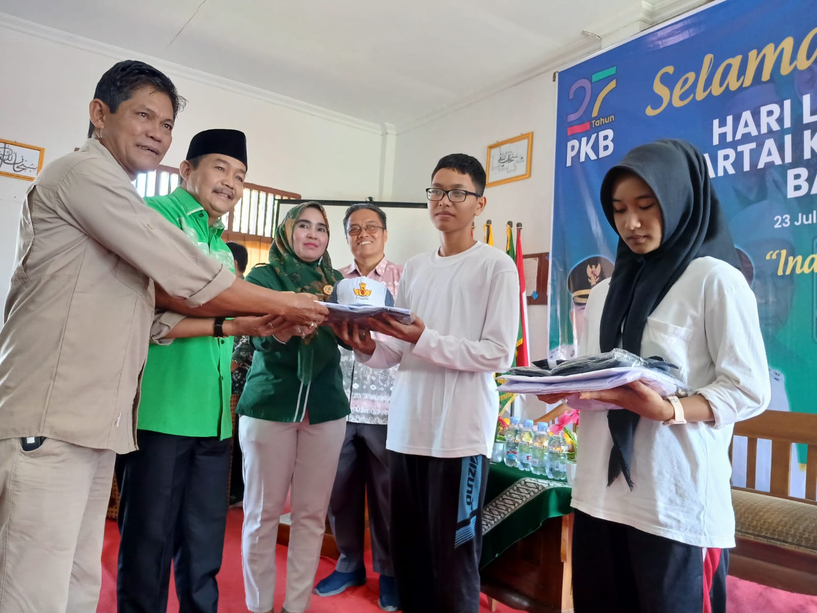 Hari Lahir PKB Ke 27, DPC PKB Muba Berbagi Dengan Siswa - Siswi SMK Muhammadiyah