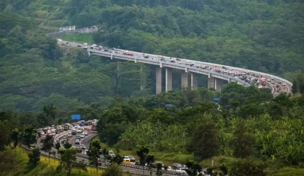 Gambaran Pemandangan Indah Tol Jogja Semarang di Wilayah Magelang