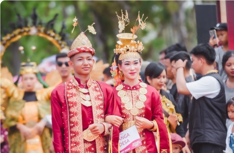 Bikin Heboh! Busana Bertema Gulai Ikan Betok Antar Sanga Desa Raih Juara di Sekayu Carnaval 2025 