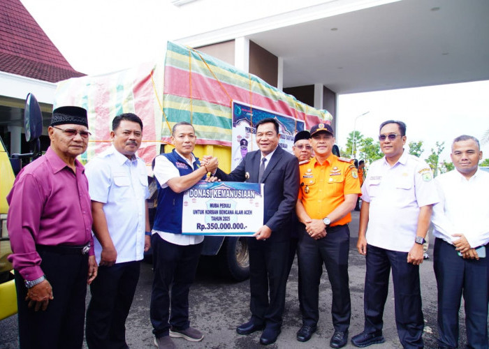 Diiringi Doa dan Empati, Bupati Muba Lepas Donasi 'Muba Peduli' untuk Korban Bencana Aceh, Padang, dan Medan