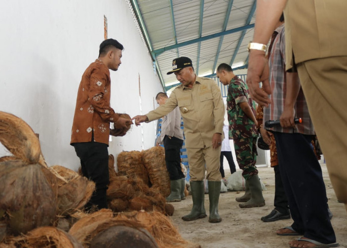 Puluhan Ton Limbah Kelapa di Lalan Mulai Hasilkan Cuan