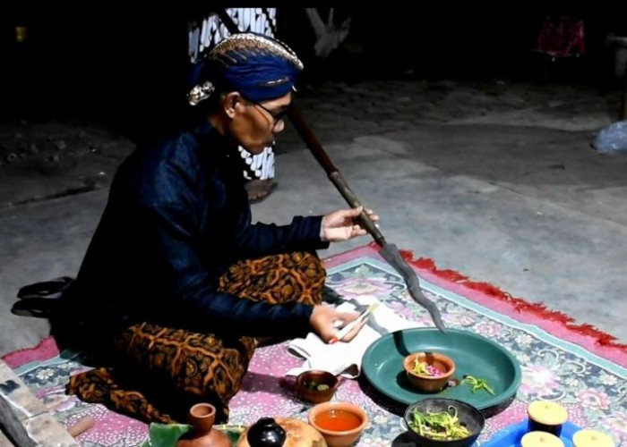 Tempat Sakral di Indonesia yang Sering Digunakan Masyarakat Jawa untuk Ritual Malam Satu Suro