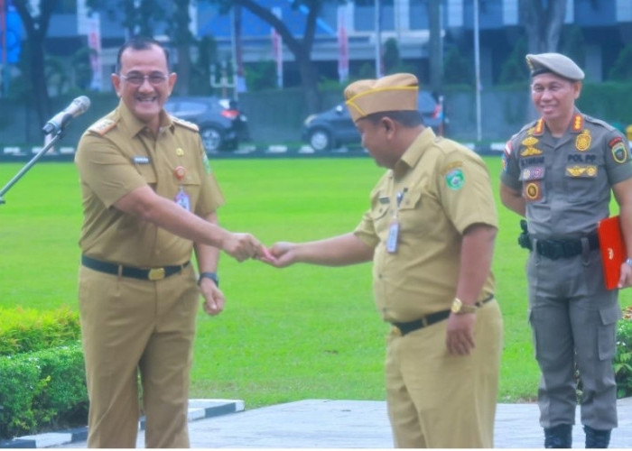 Sekda Sumsel Pimpin Apel Penutup 2025, ASN Diminta Siap Kerja Optimal Sambut Tahun 2026