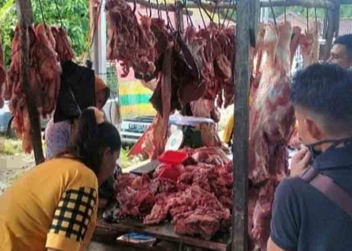 Usai Lebaran, Harga Daging di Pasar Kalangan Sanga Desa Kembali Normal