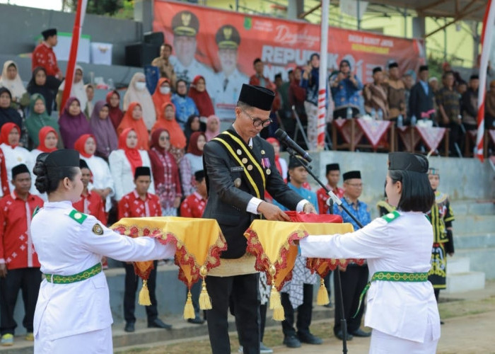 Semarak HUT RI ke-81, Warga Desa Bukit Jaya Khidmat Ikuti Upacara Kemerdekaan