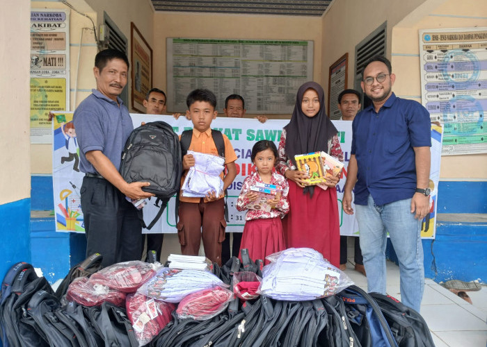 PT Berkat Sawit Sejati Bantu Perlengkapan Sekolah untuk 210 Siswa di 7 Desa, CSR Program Peduli Pendidikan