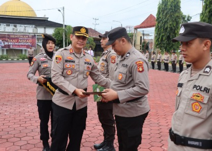 42 Anggota Polres Muba Dapat Penghargaan 