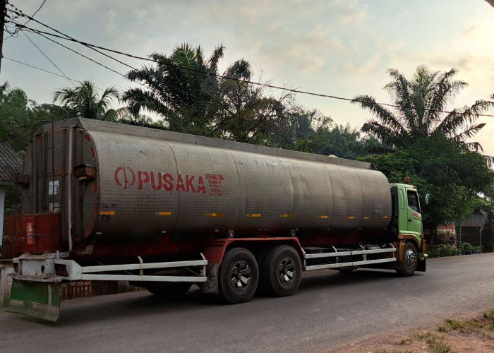 Mobil Dengan Muatan Berat Makin Ramai Lintasi Jalan Sungai Lilin - Keluang, Warga Berharap jalan Tak Cepat Rus