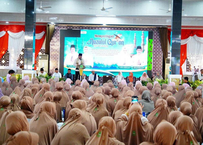 Peringatan Nuzulul Qur’an di Muba Berlangsung Khidmat, Bupati Toha Salurkan Bantuan Sosial 