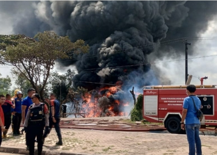 Gudang Penyimpanan BBM Ilegall Di Ogan Ilir Kembali Terbakar