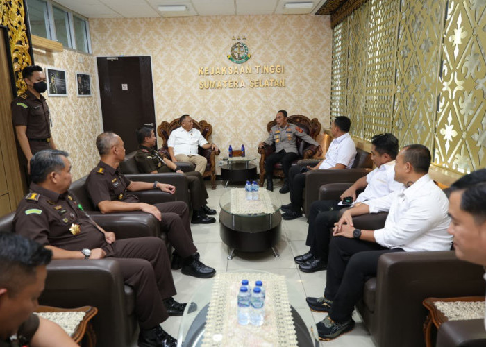 Kapolda Sumsel Kunjungi Kejati, Perkuat Sinergi Penanganan Perkara dan Stabilitas Hukum