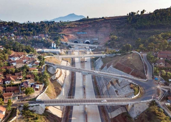 Inilah Salah Satu Tol Terindah Di Tol Trans Jawa, Perpaduan Keindahan Alam dan Kecanggihan Manusia