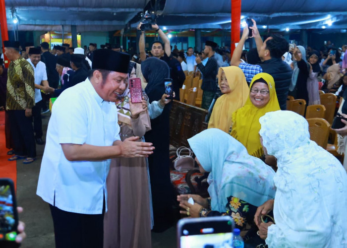 Hadiri Haul Ulama di OKU Timur, Herman Deru Tegaskan Peran Pesantren sebagai Penjaga Moral Bangsa