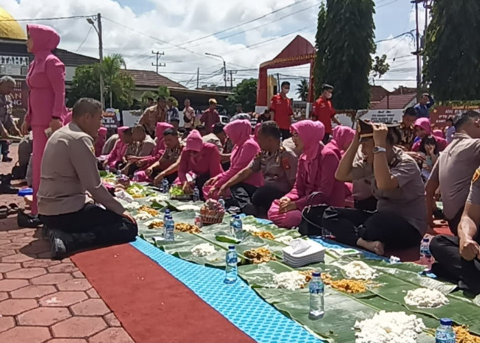 Usai Upacara Kenaikan Pangkat 67 Personil Polres Muba Liwetan Bersama