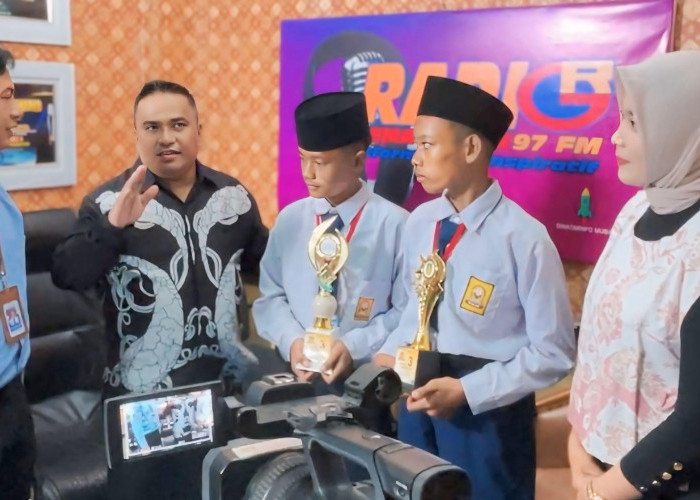 Live Podcast Gema Randik: SMP IT Insan Aqillah Juara Lomba Roket Air se-Kabupaten Muba