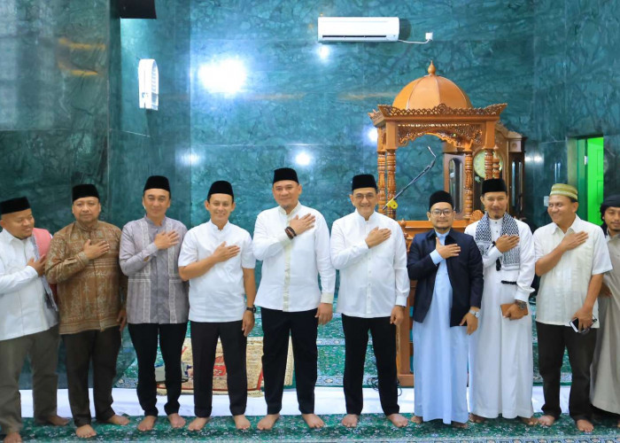 Pengajian Ramadan di Masjid DPRD, Sekda Edward Candra Tegaskan Kolaborasi Kunci Pembangunan Sumsel